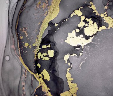 Siyah ve Altın Alkol Mürekkebi. Altın Smearing. Renkli boya. Solmuş suluboya bulanıklığı. Galaksi Geçmişi. Boya Sıçratma Gouache Görüntü. Siyah Üzerine Altın Boşanmalar.