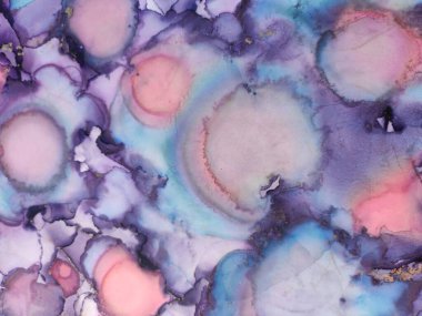 Mavi soyut. Gökkuşağı lekeleri. Deniz mavisi. Narin Işık. Motley Zümrüt Sıvısı. Altın Çizgiler Gouache çizildi. Alkol mürekkebi, leylak lekeleri. Alkol dokusu.