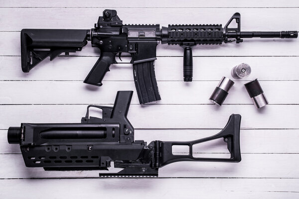 Штурмовая винтовка, гранатомет и пустой патрон, верхний vi
