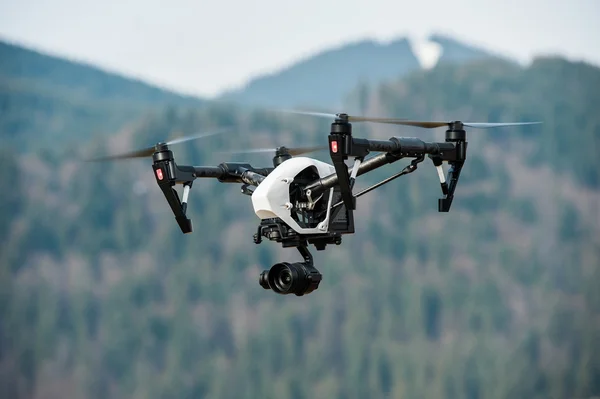 Drone met hoge resolutie digitale camera — Stockfoto