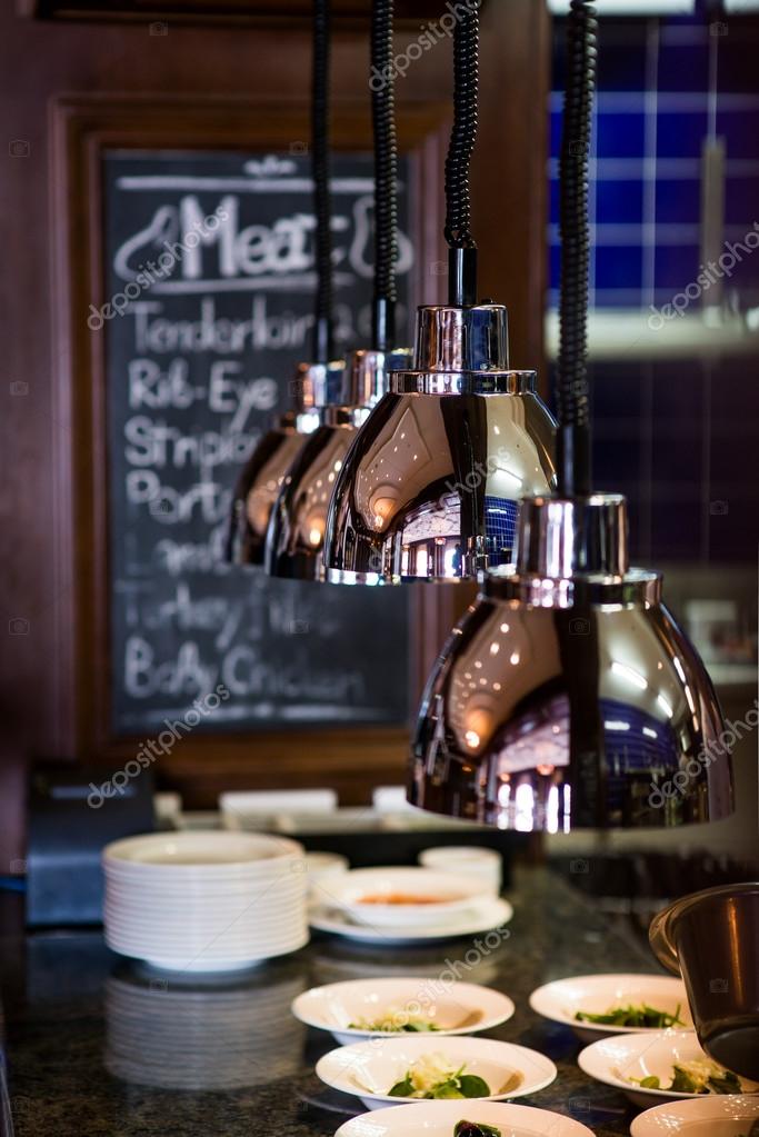 Santuario Remontarse surf Lámpara sobre la mesa para la emisión de platos en el restaurante: fotografía de stock © Nesterenko_Max #77272946 | Depositphotos Santuario Remontarse surf Lámpara sobre la mesa para la emisión de platos en el restaurante: fotografía de stock © Nesterenko_Max #77272946 | Depositphotos