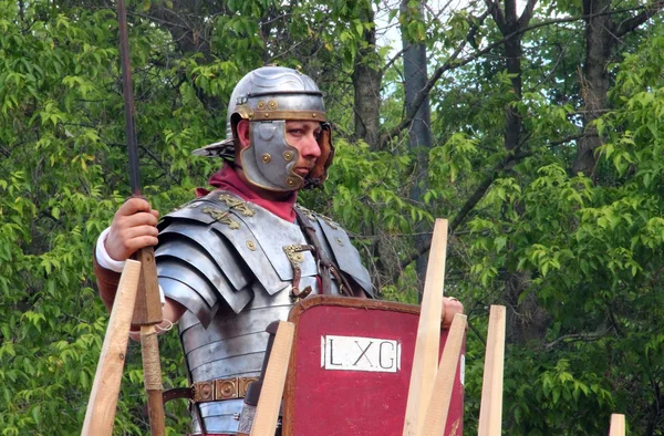 Los soldados de la legión romana (festival de reconstrucción histórica, que tuvo lugar en Moscú en junio de 2015, llamado el festival "Times and Epochs ") — Foto de Stock