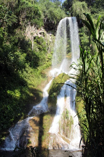 Waterfall in cuba — Stock Photo, Image