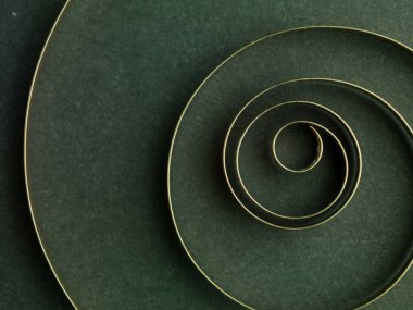 Saat sarmalı yay soyut.