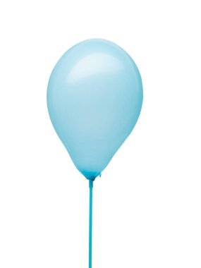 Beyaz arkaplanda mavi bir balon