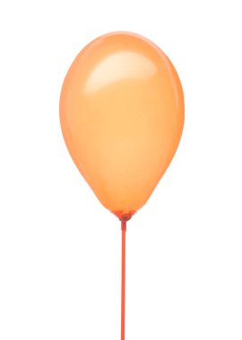 beyaz arkaplanda bir çubuk üzerinde turuncu balon