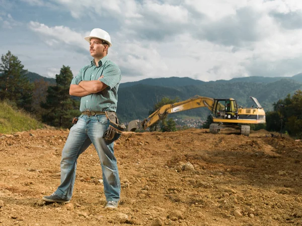 Ingeniero Masculino Pie Con Los Brazos Cruzados Sitio Construcción Aire — Foto de Stock