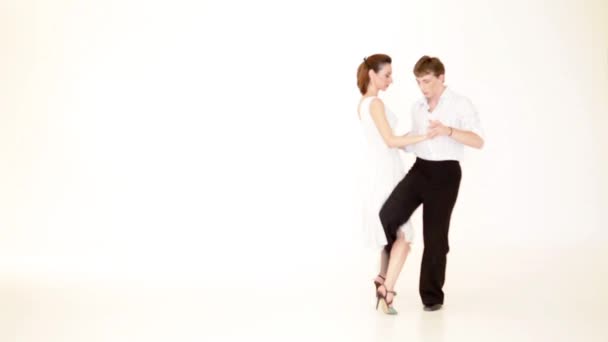 Klassieke Dans Beweegt Witte Achtergrond — Stockvideo