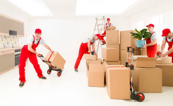 Homem Entrega Trabalho Entregando Carga Casa Nova Imagem Composta Digital — Fotografia de Stock