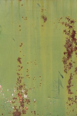 Pas lekeli eski yeşil boyalı metal.