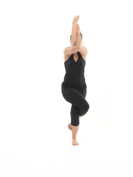 Jeune Femme Assise Dans Pose Yoga Difficutl Vue Frontale Complète — Photo