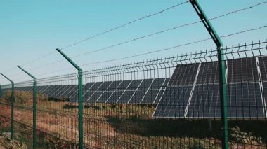 Çelik Kaynaklı Güneş Enerjisi Santrali Güvenlik Güneş. Örgü çit. Hangi güneş enerjisi elemanları üzerinde bölge Eskrim.