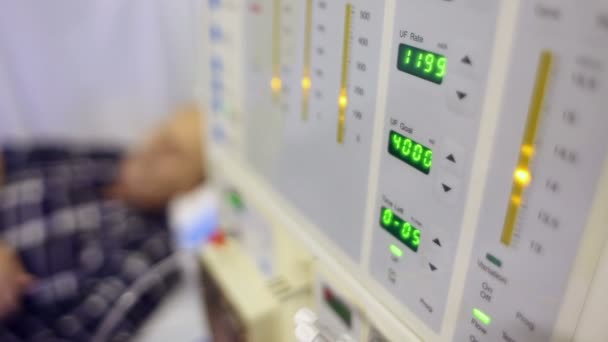Medizinische Geräte. Hämodialysegerät. — Stockvideo