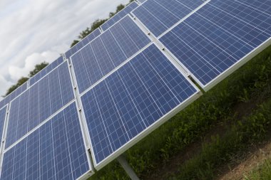 Mavi siliciom güneş hücreleri alternatif enerji alanıyla