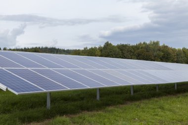 Mavi siliciom güneş hücreleri alternatif enerji alanıyla
