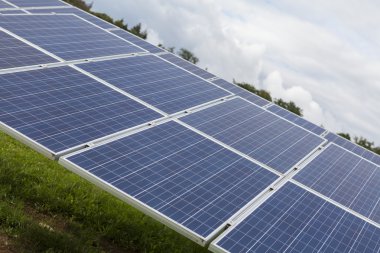 Mavi siliciom güneş hücreleri alternatif enerji alanıyla