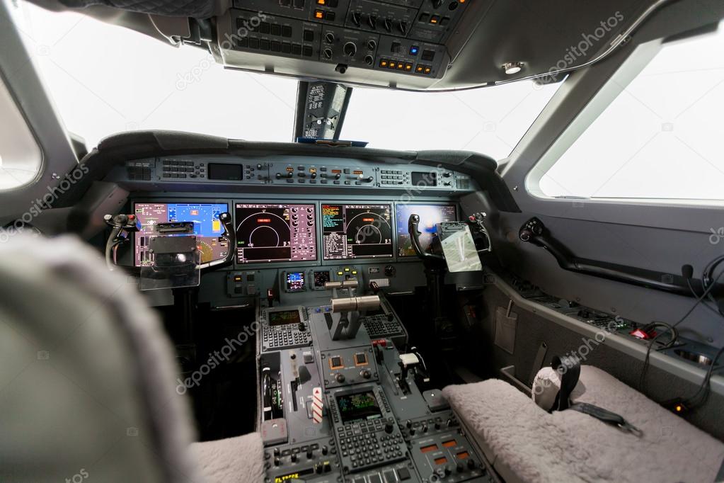 Inside view Cockpit G550