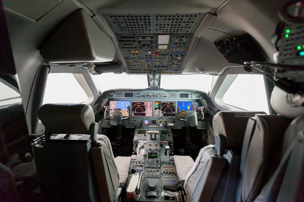 Vy innifrån cockpiten G550 — Stockfoto