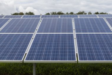 Mavi siliciom güneş hücreleri alternatif enerji alanıyla