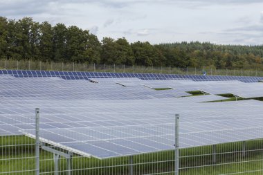 Mavi siliciom güneş hücreleri alternatif enerji alanıyla