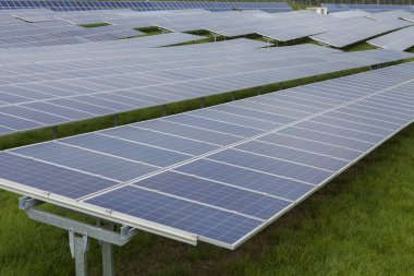 Mavi siliciom güneş hücreleri alternatif enerji alanıyla