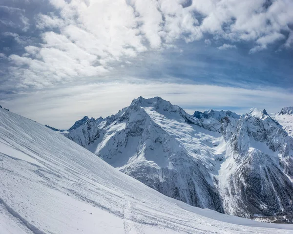 Västra Kaukasus Berg Peak Ine Dzhuguturlyuchat Amanauz Och Sofrudzhu Vinterutsikt — Stockfoto