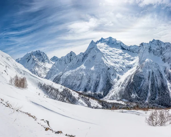 Västra Kaukasus Berg Peak Ine Dzhuguturlyuchat Amanauz Och Sofrudzhu Vinterutsikt — Stockfoto