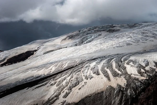 Olvadó Gleccser Elbrus Lejtő — Stock Fotó