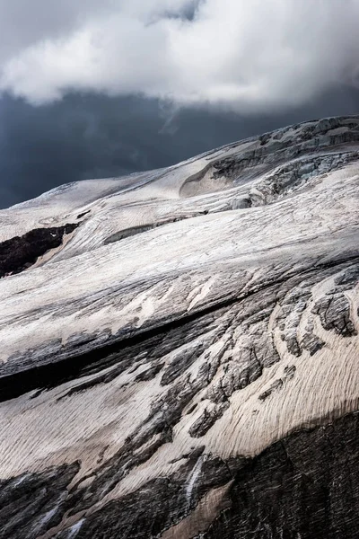 Olvadó Gleccser Elbrus Lejtő — Stock Fotó