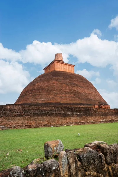 Jetavaranama Dagoba 스리랑카에서 Stupa 아누라 자푸라의 — 스톡 사진