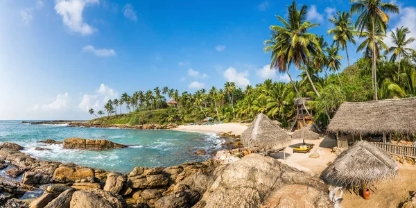 Panoramisch Uitzicht Rustige Tropische Baai Met Kleine Tropische Bungalow Traditionele — Stockfoto