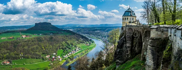 Vue depuis la forteresse de koenigstein — Photo