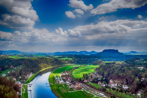 Pemandangan dari sudut pandang Bastei di Swiss Saxon — Stok Foto