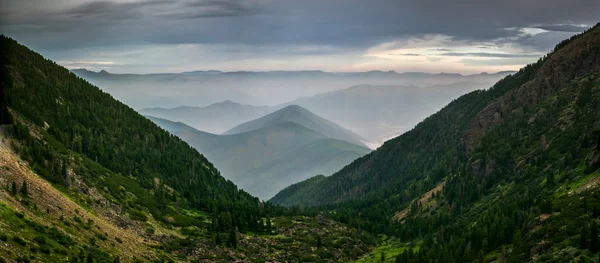 Pohled z horský průsmyk — Stock fotografie