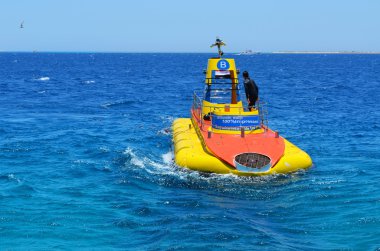 Mısır, Hurgada - 13 Haziran 2015, denizaltı Sindbad club