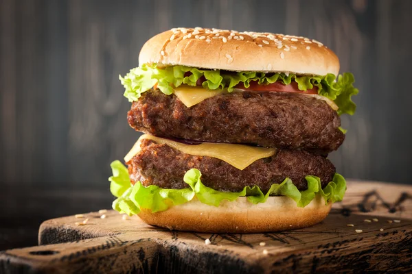 Stor hamburgare — Stockfoto
