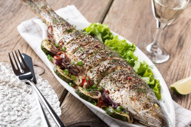 sebzeli fırında balık