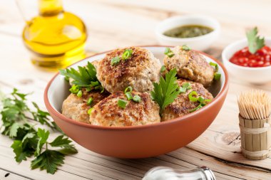 Beşamel sos domuz pirzolası