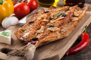 Füme balık sebze ile