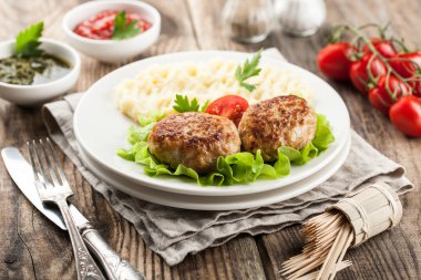 Beşamel sos domuz pirzolası