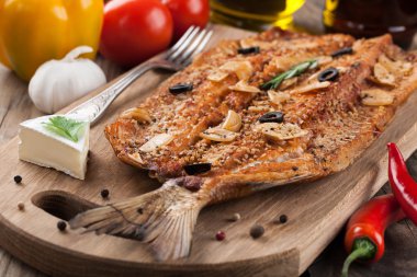 Füme balık sebze ile