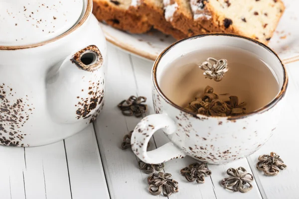 Tee und Kuchen — Stockfoto