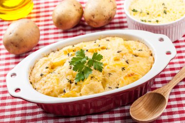 peynirli patates graten