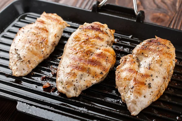 Filete de pechuga de pollo asado —  Fotos de Stock