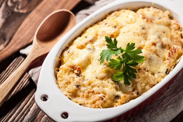 Ofenkartoffeln mit Käse — Stockfoto