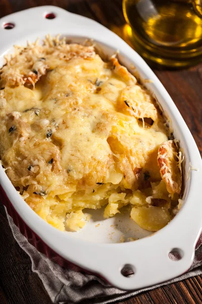 Burgonya gratin sajttal — Stock Fotó