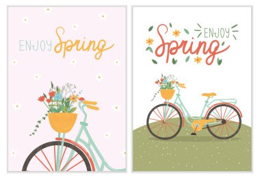 Bahar tebrik kartı seti. Sepetinde çiçekler olan şirin renkli bir bisiklet. Bahar tatili konsepti. Paskalya ve Anneler Günü.