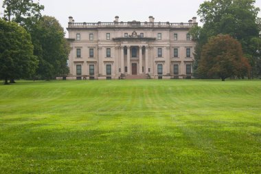 Bahçeli güzel Vanderbilt Üçlü Sarayı 