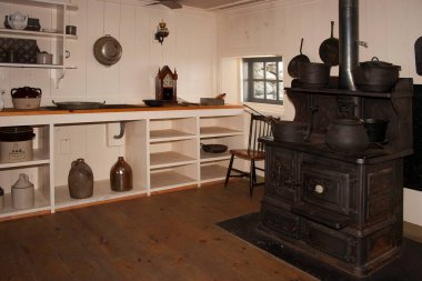 Modern bir mutfağın içinde.