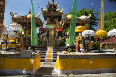 Eriyen tempel görünümü